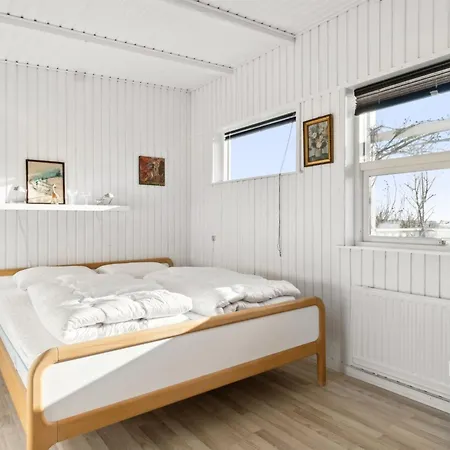 Sylvia - 450m From The Sea In Djursland And Mols By Interhome