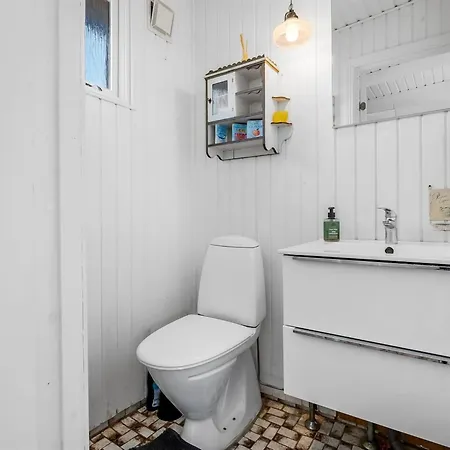 Sylvia - 450m From The Sea By Interhome